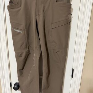 KUIU Men's Tan Cargo Pants